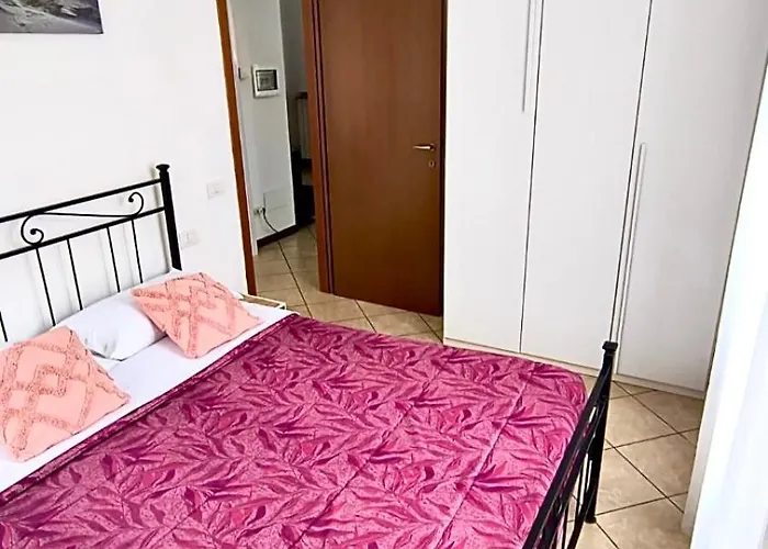 Confortevole Con Terrazza * קומו