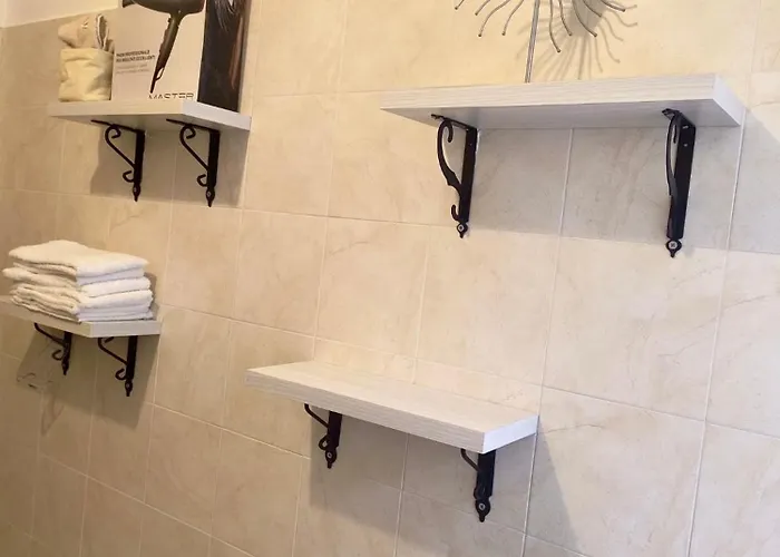 Confortevole Con Terrazza Como